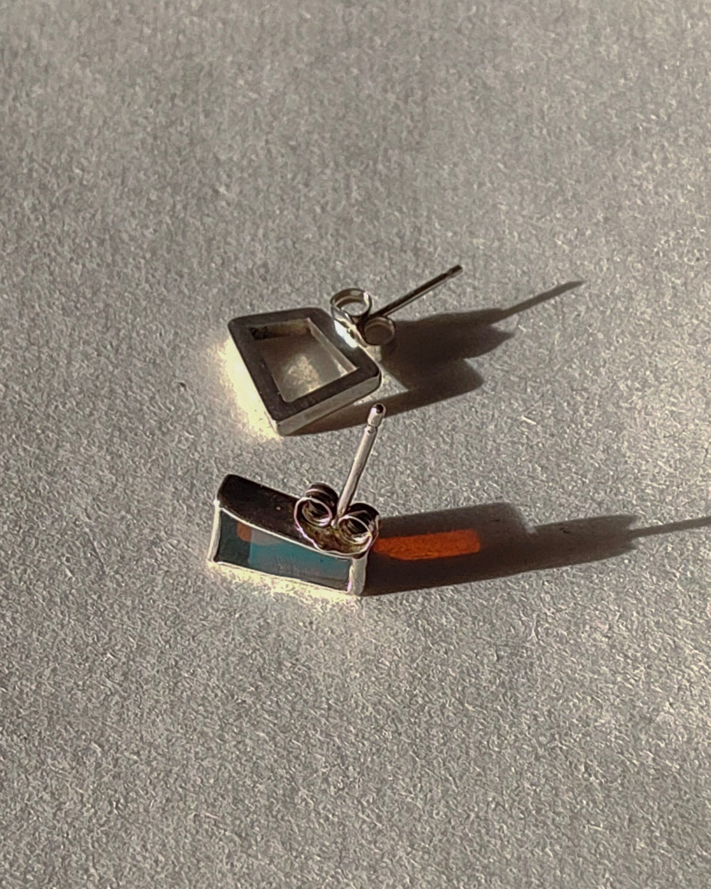 Dichromatic glass earrings