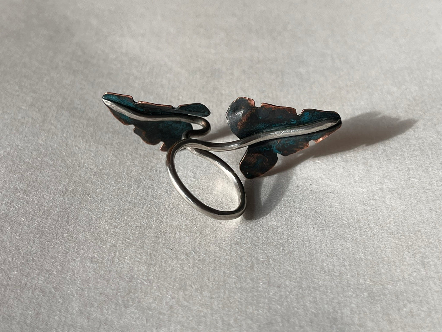 Forged leaves ring