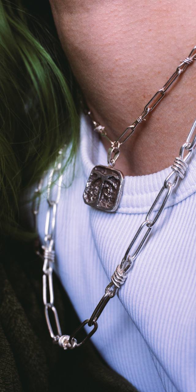 Barbed wire palmera necklace