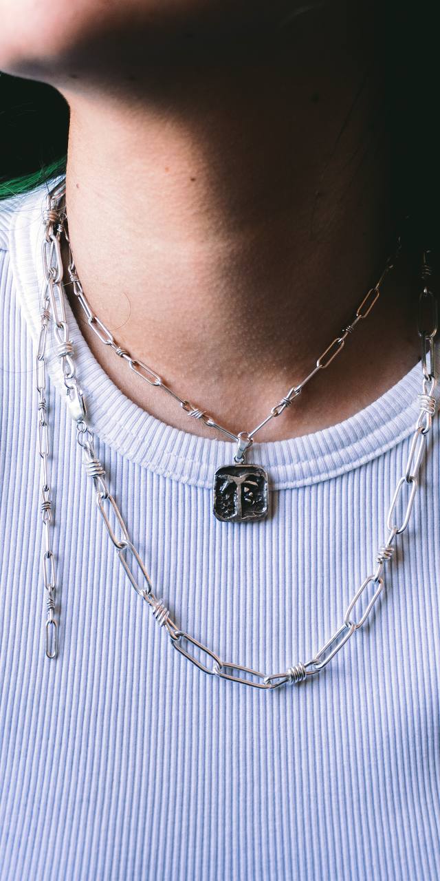 Barbed wire palmera necklace
