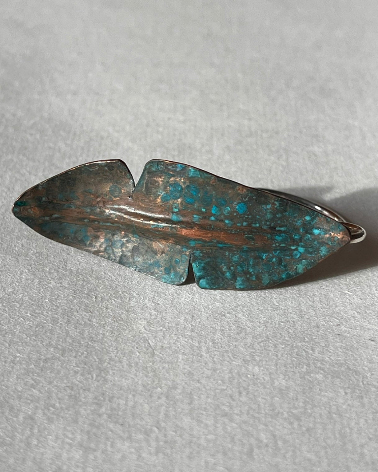 Forged leaves ring