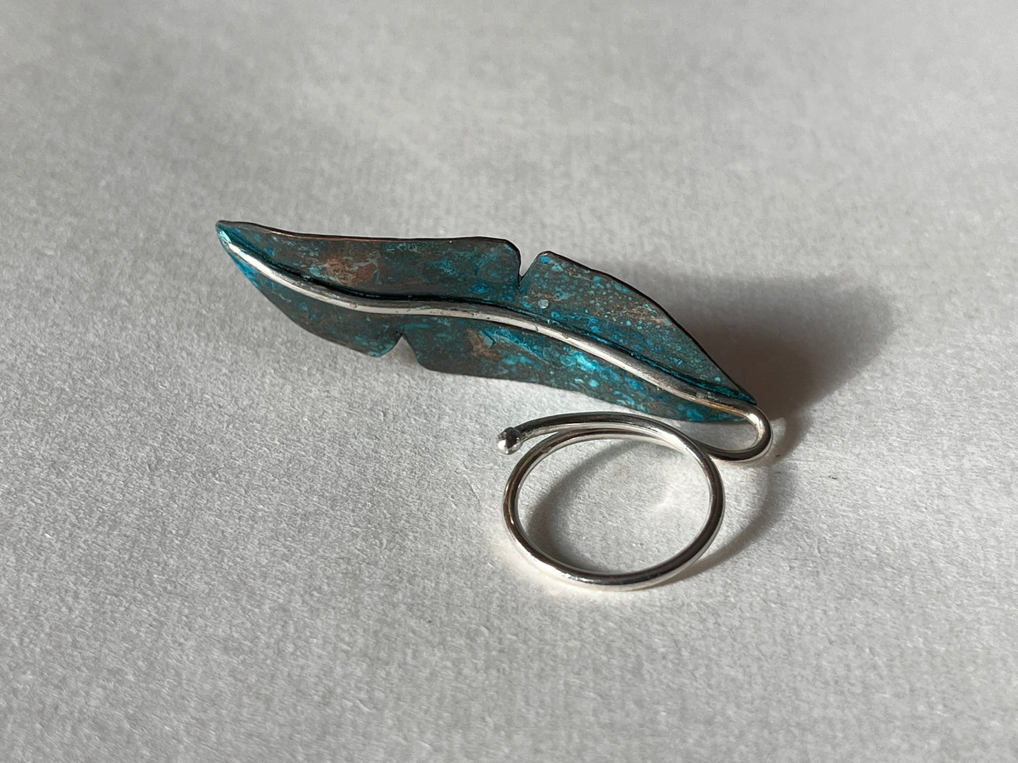 Forged leaves ring