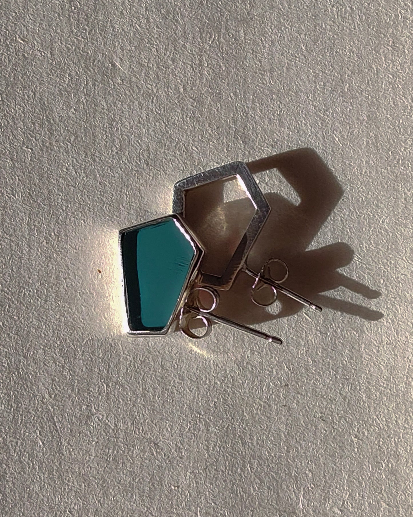 Dichromatic glass earrings