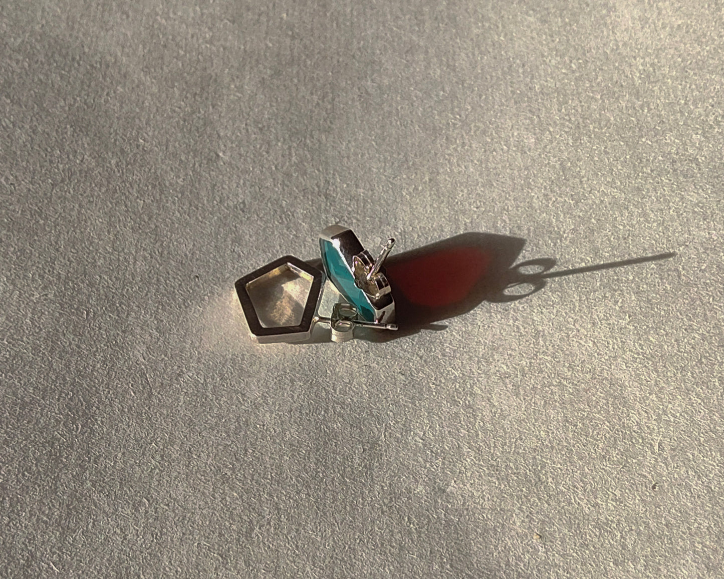 Dichromatic glass earrings