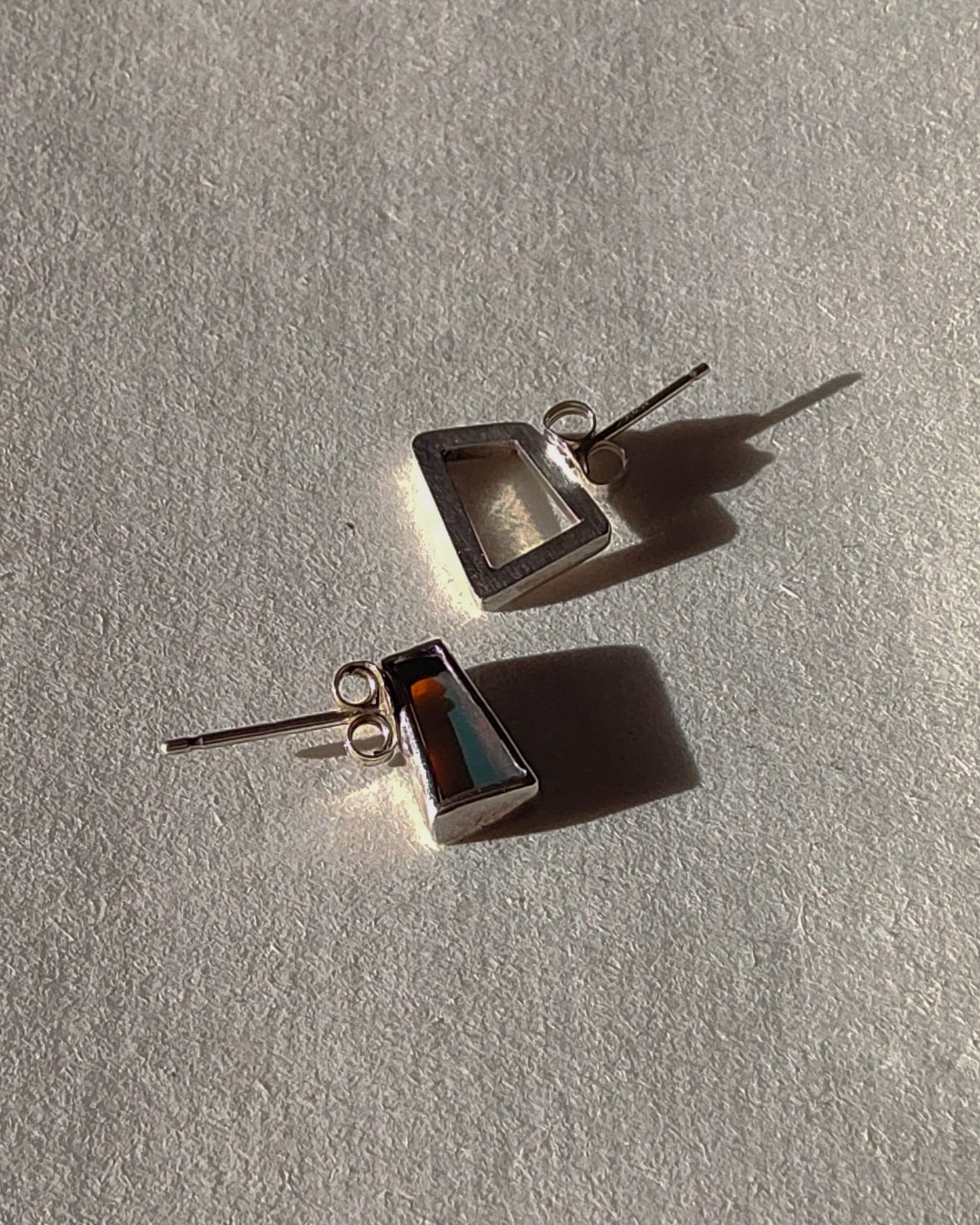 Dichromatic glass earrings