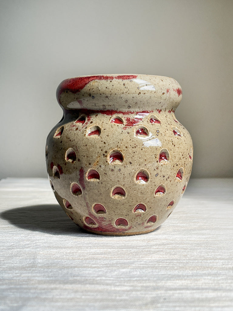 Chunred Vase