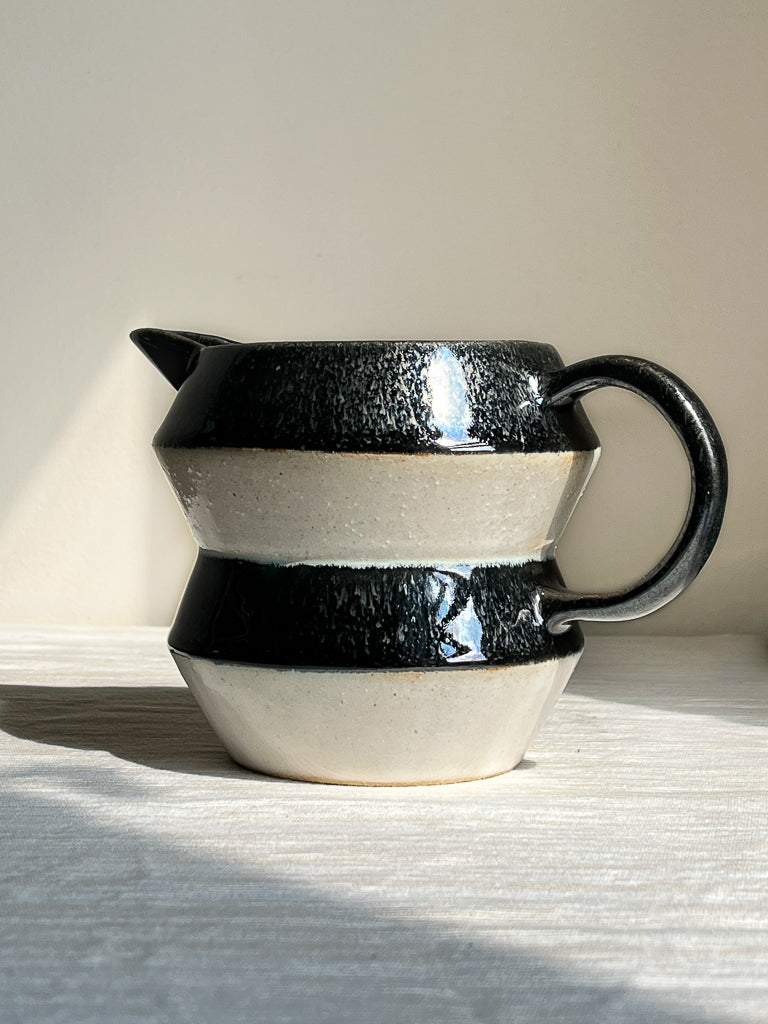 Pitcher with mugs - black & white