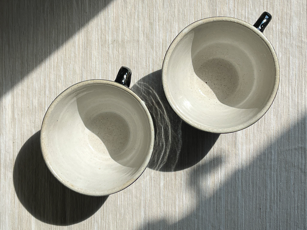 Pitcher with mugs - black & white