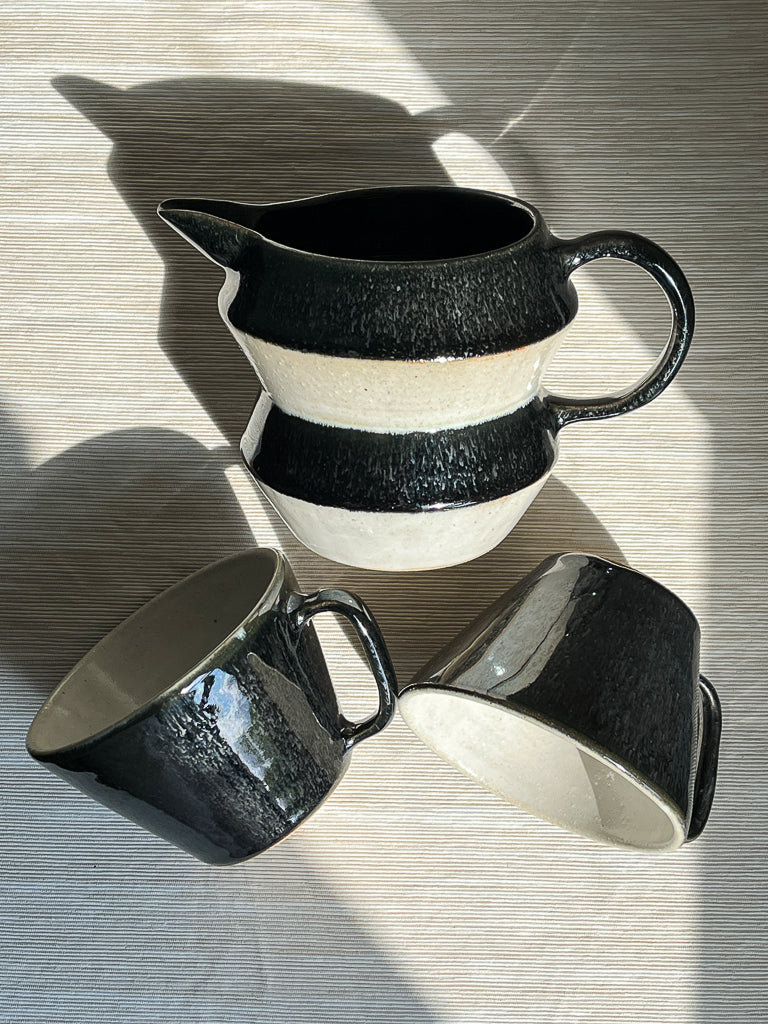 Pitcher with mugs - black & white