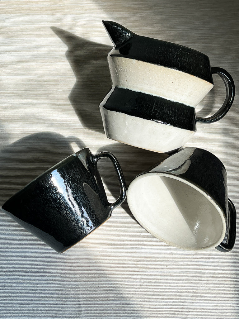 Pitcher with mugs - black & white