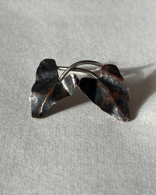 Forged leaves ring